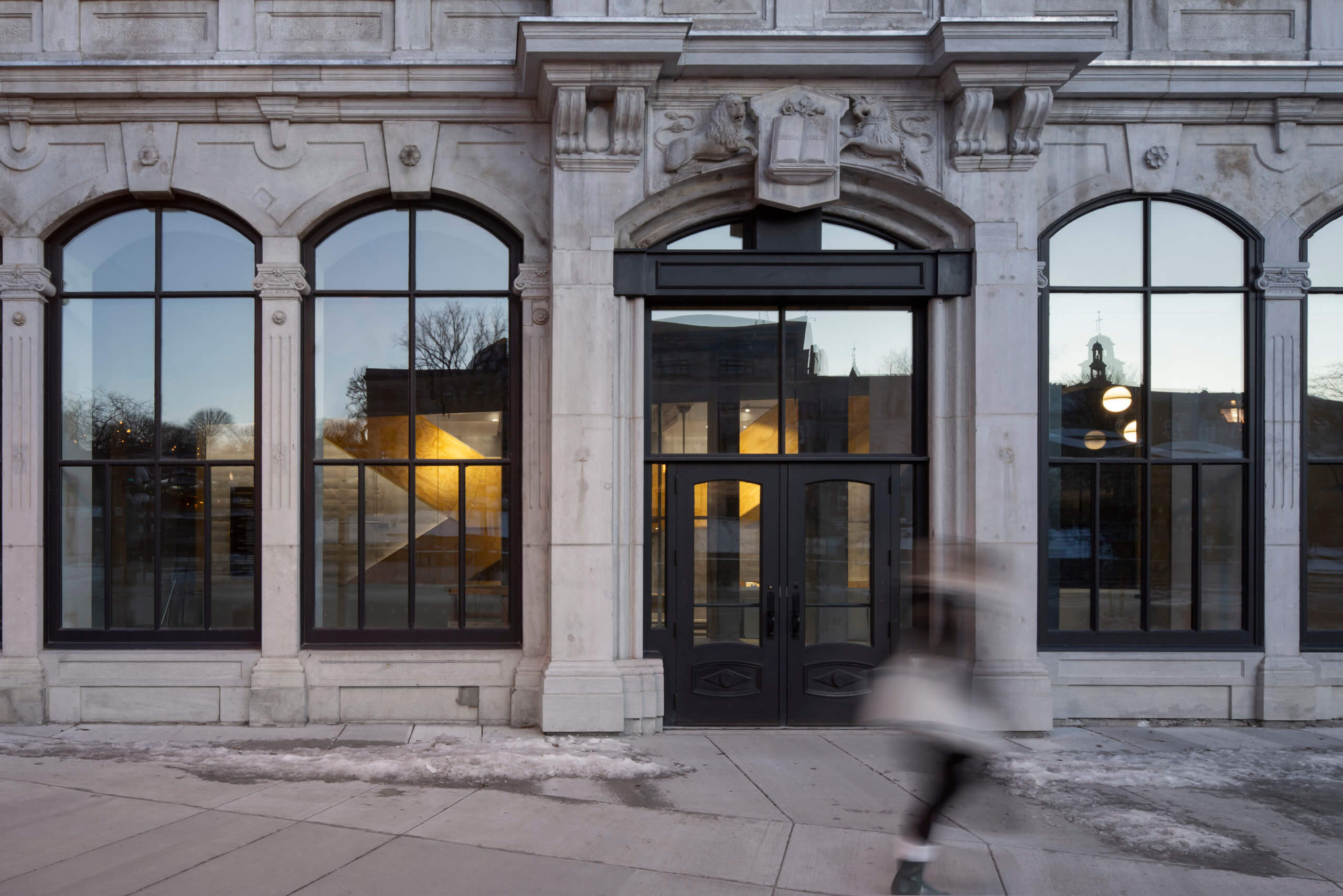 Rejointoiement-réparation-pierre-sculptée-maçonnerie-Québec