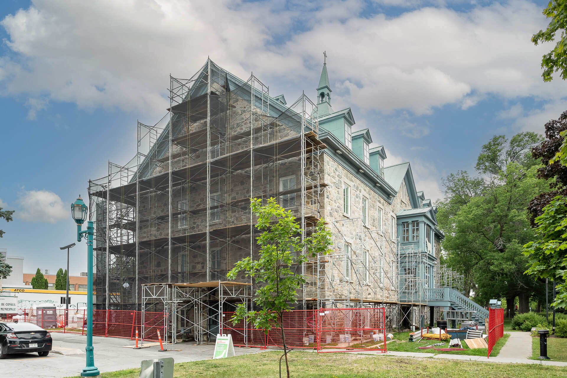 Location-installation-échafauds-cloture-escalier-chantier-Mascouche-Maçonnerie