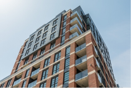 Atwill-Morin-Construction-de-condos-en-maçonnerie-neuve-par-des-briqueteurs