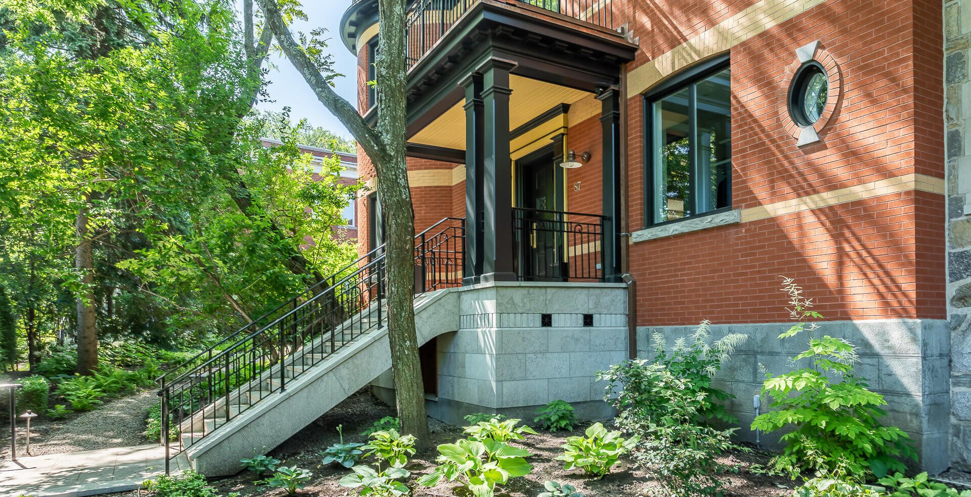 Réparation-brique-pierre-escaliers-Outremont