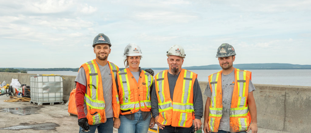 Entrepreneur-en-béton-Renforcement-fibre-de-carbone-pont-Vaudreuil-Montréal