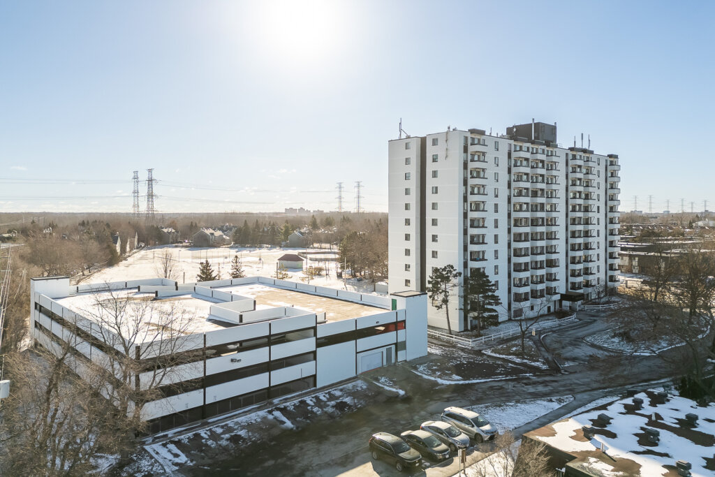 fairlea-crescent-concrete-facade-ottawa