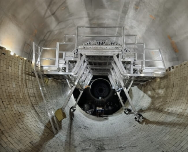 Installation de briques réfractaires à l'intérieur d'une chaudière (boilers)