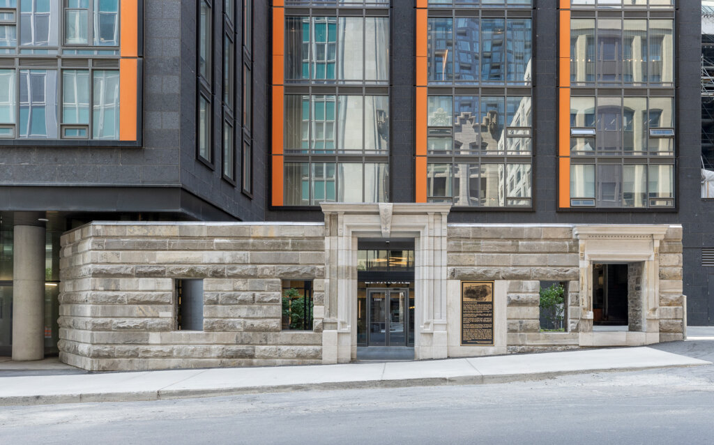 Le Livmore avec le mur patrimonial