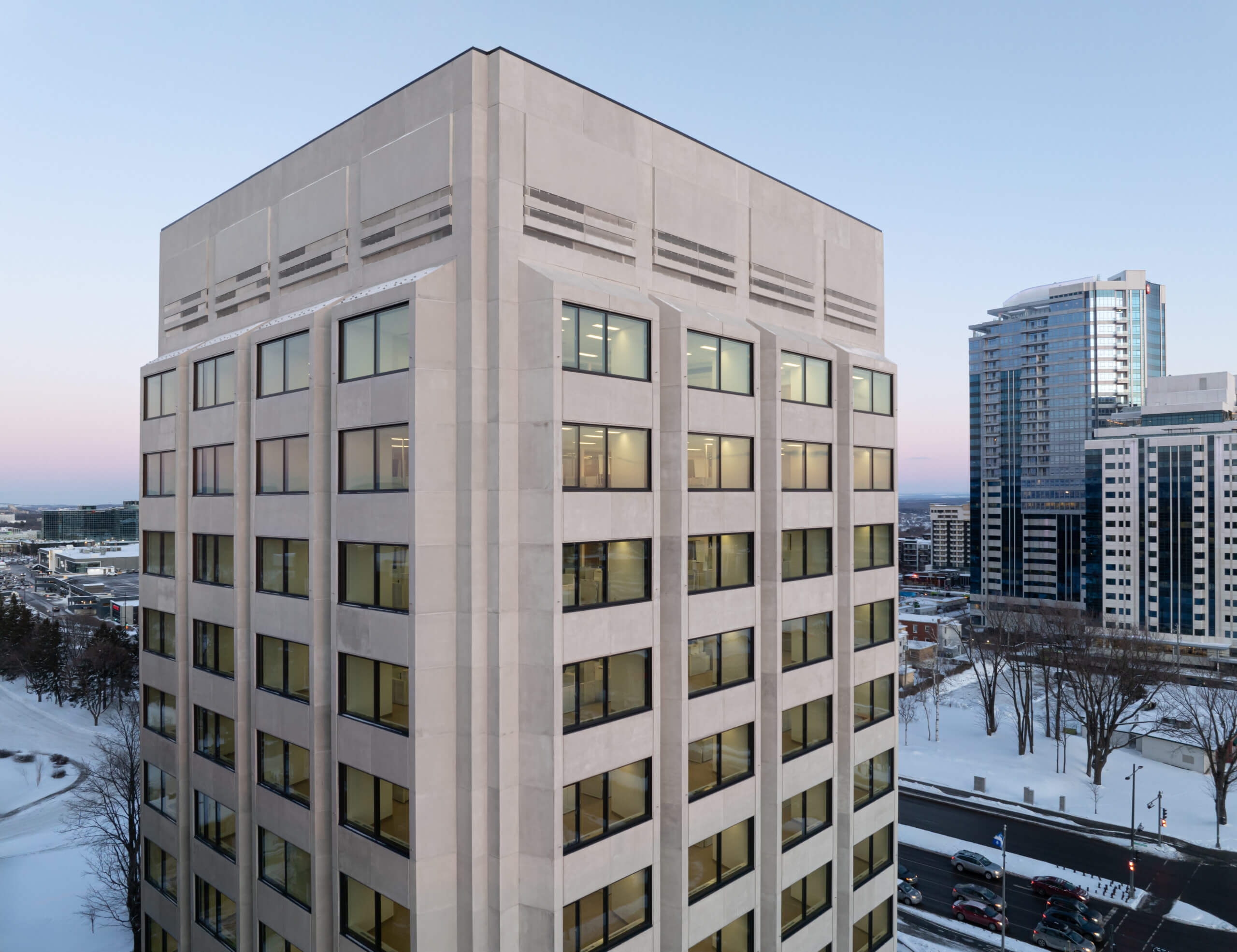 Vue du haut du bâtiment. Panneaux GRFC