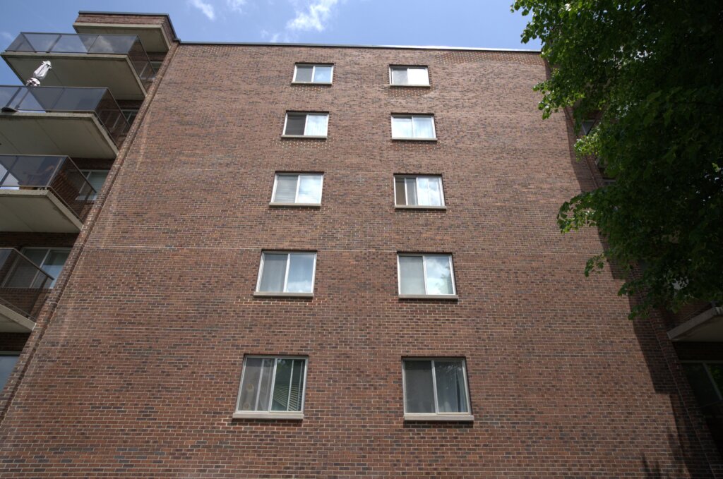 devanture d'un immeuble de la rue Gingras