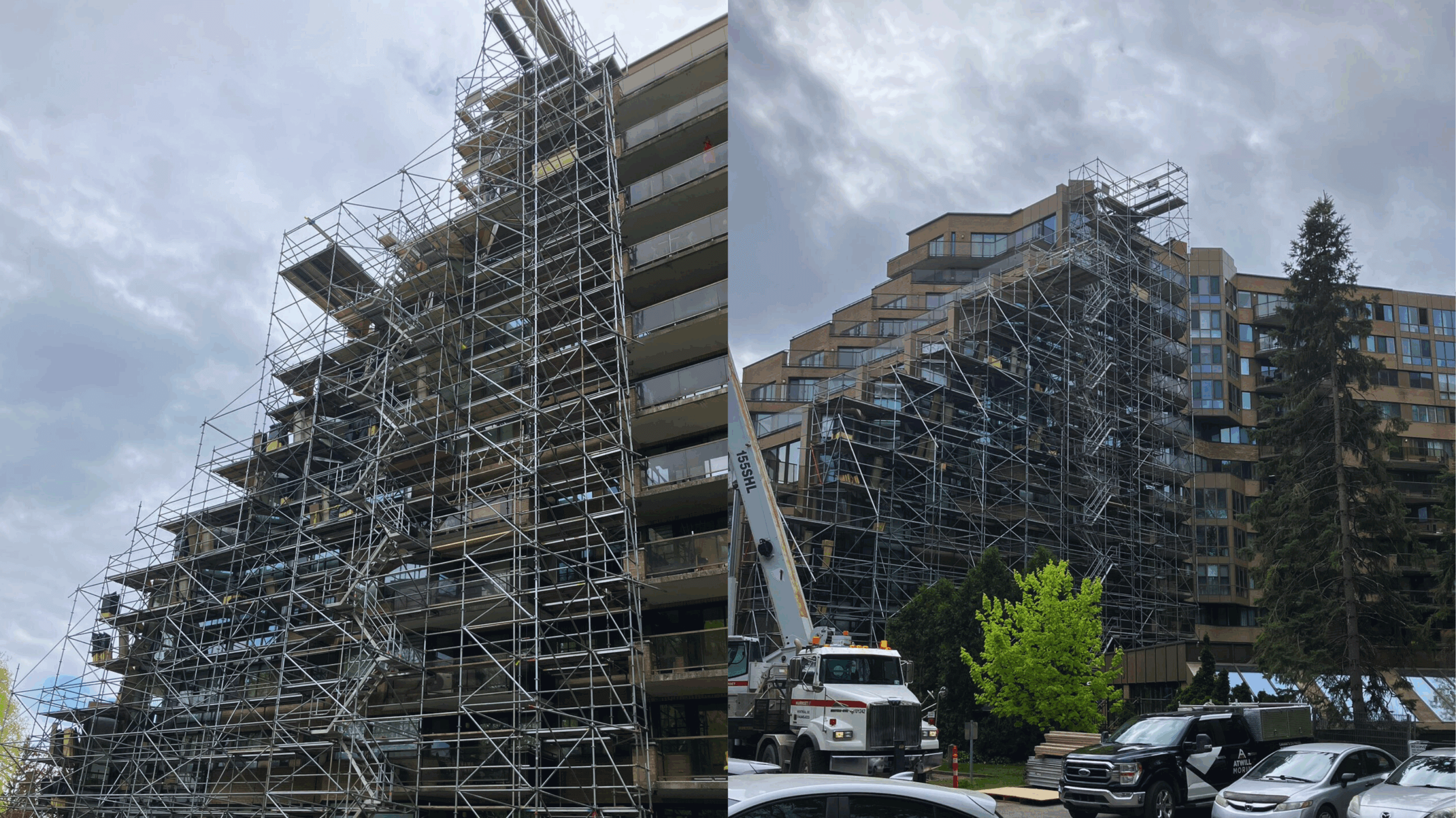 Les échafaudages en place autour du bâtiment