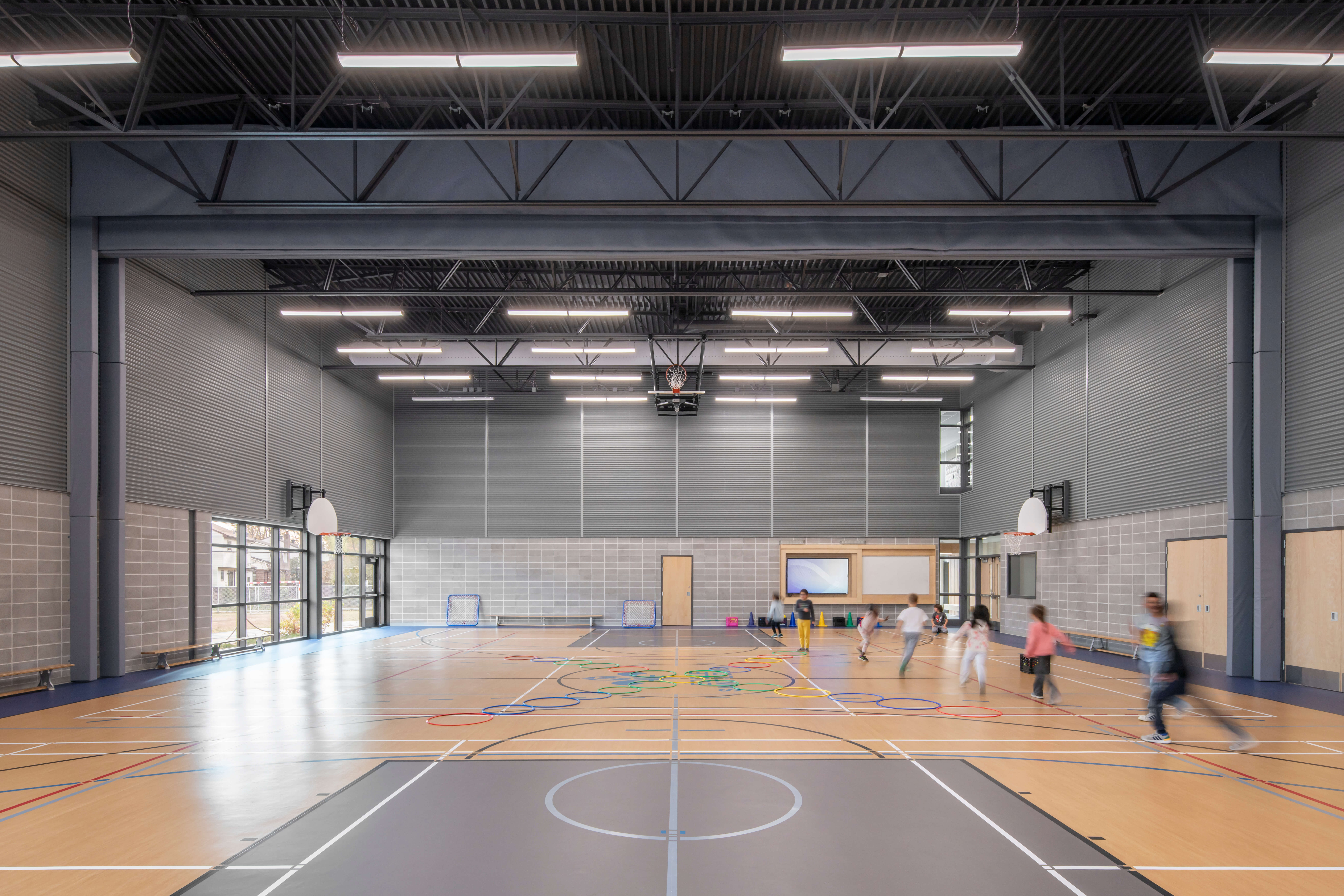 Intérieur du gymnase de l'École Saint-Louis