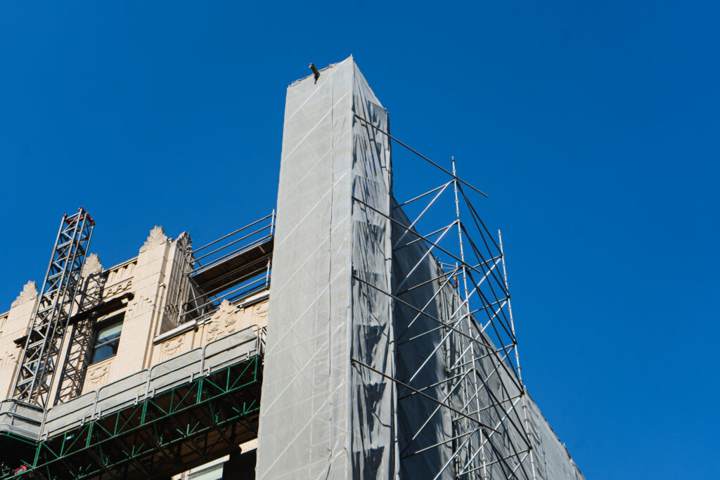 Échadaudage. Scaffolding.