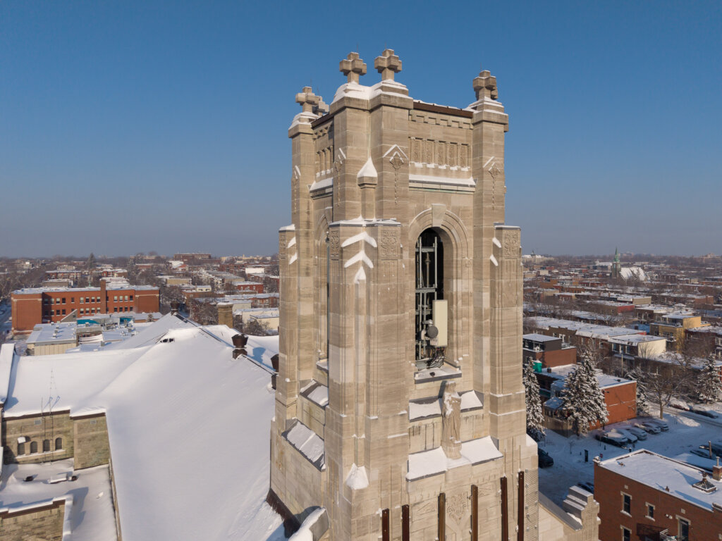 Clocher vue en angle