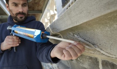 Application d'epoxy sur de la pierre
