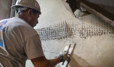 Application de FRCM sur un mur