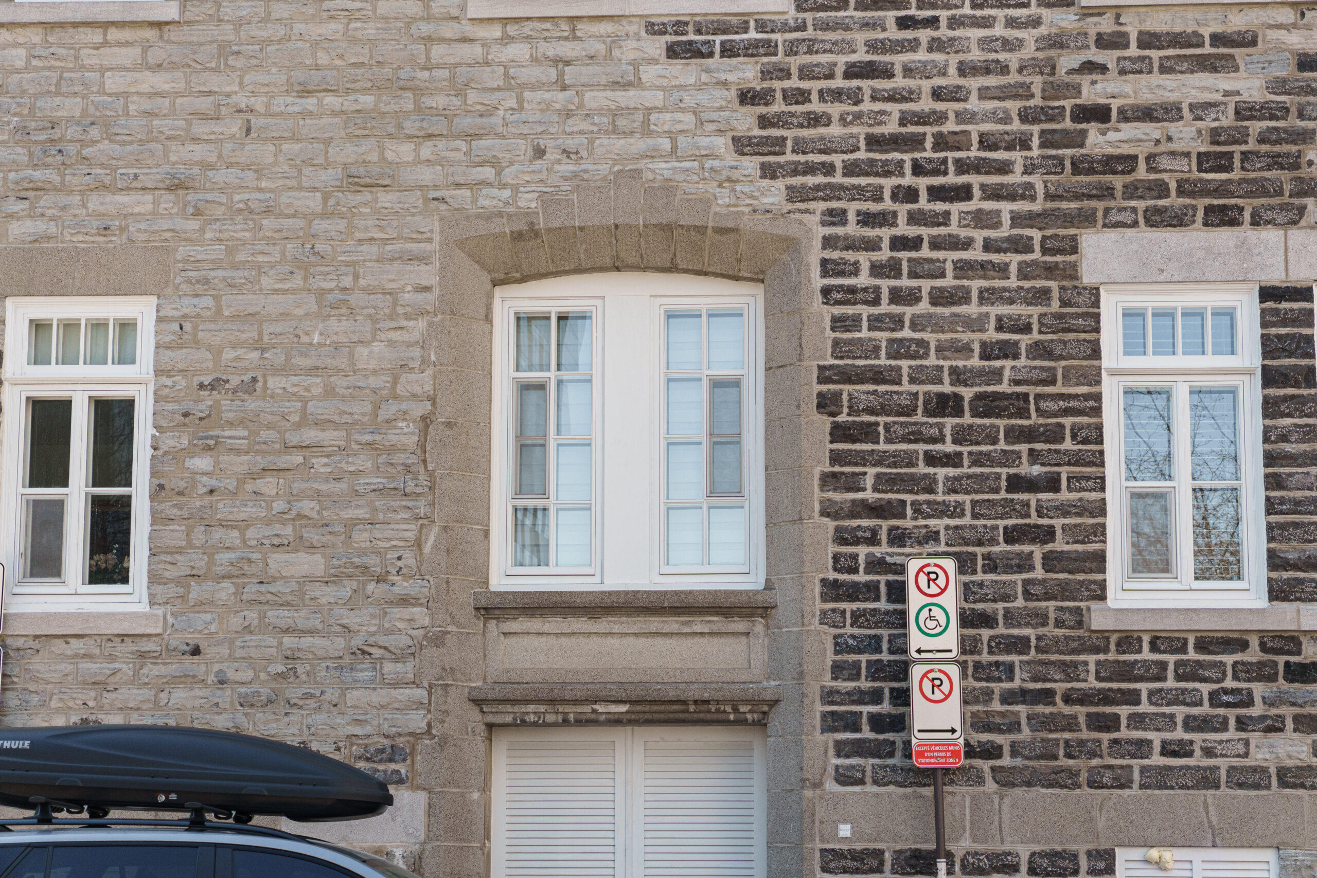 Vue de près d'une façade